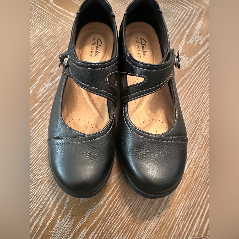 Clarks Carleigh Women's Wide Width Black Leather Shoes